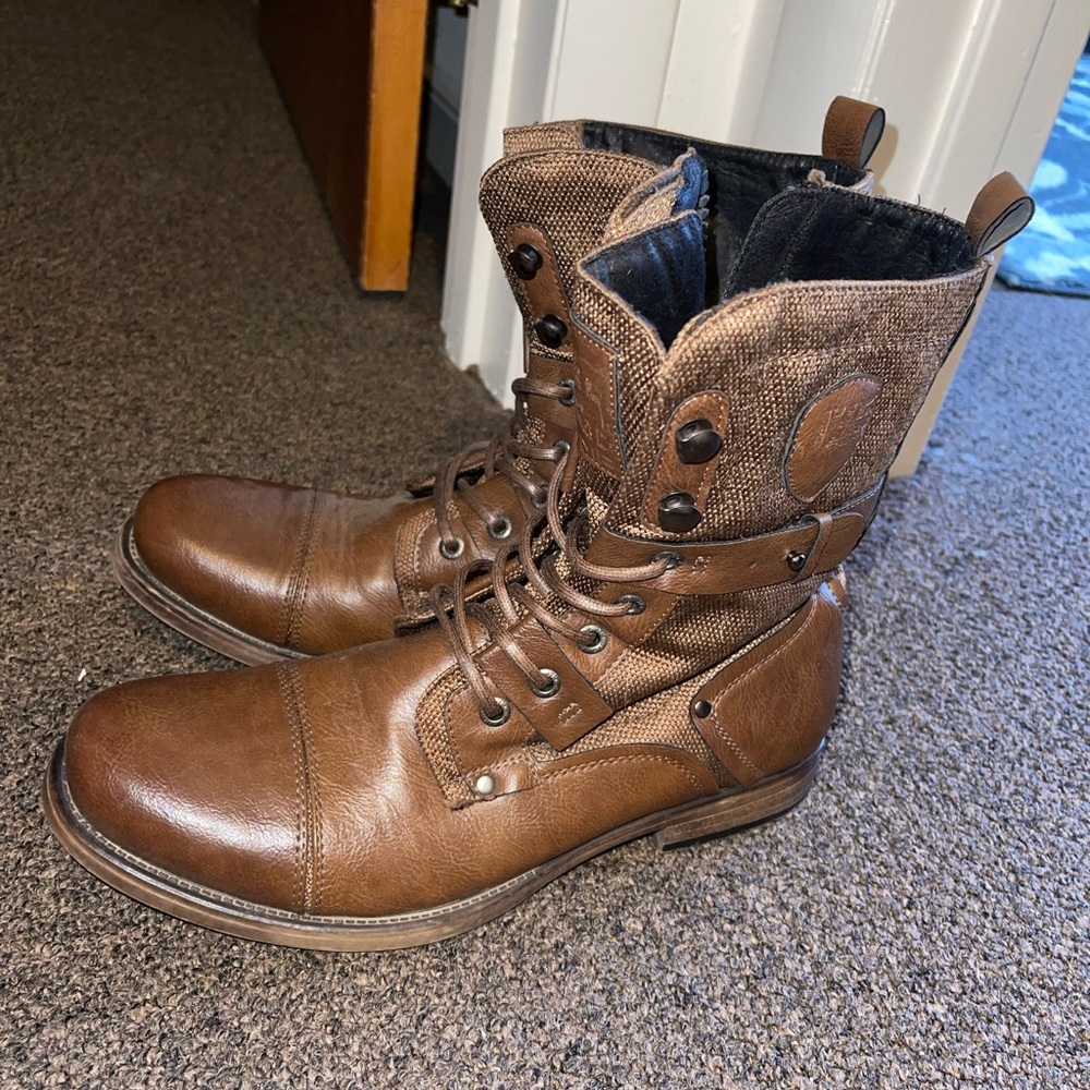 J75 Boots Sz 8